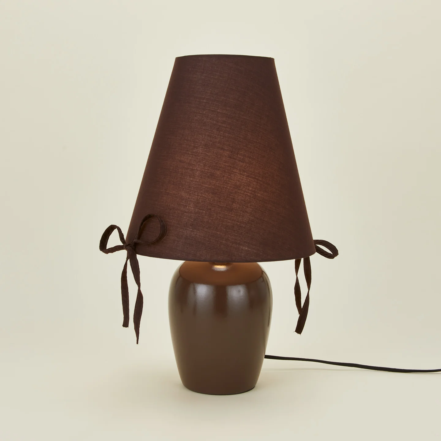Burgundy Bows Table Lamp - Image 3