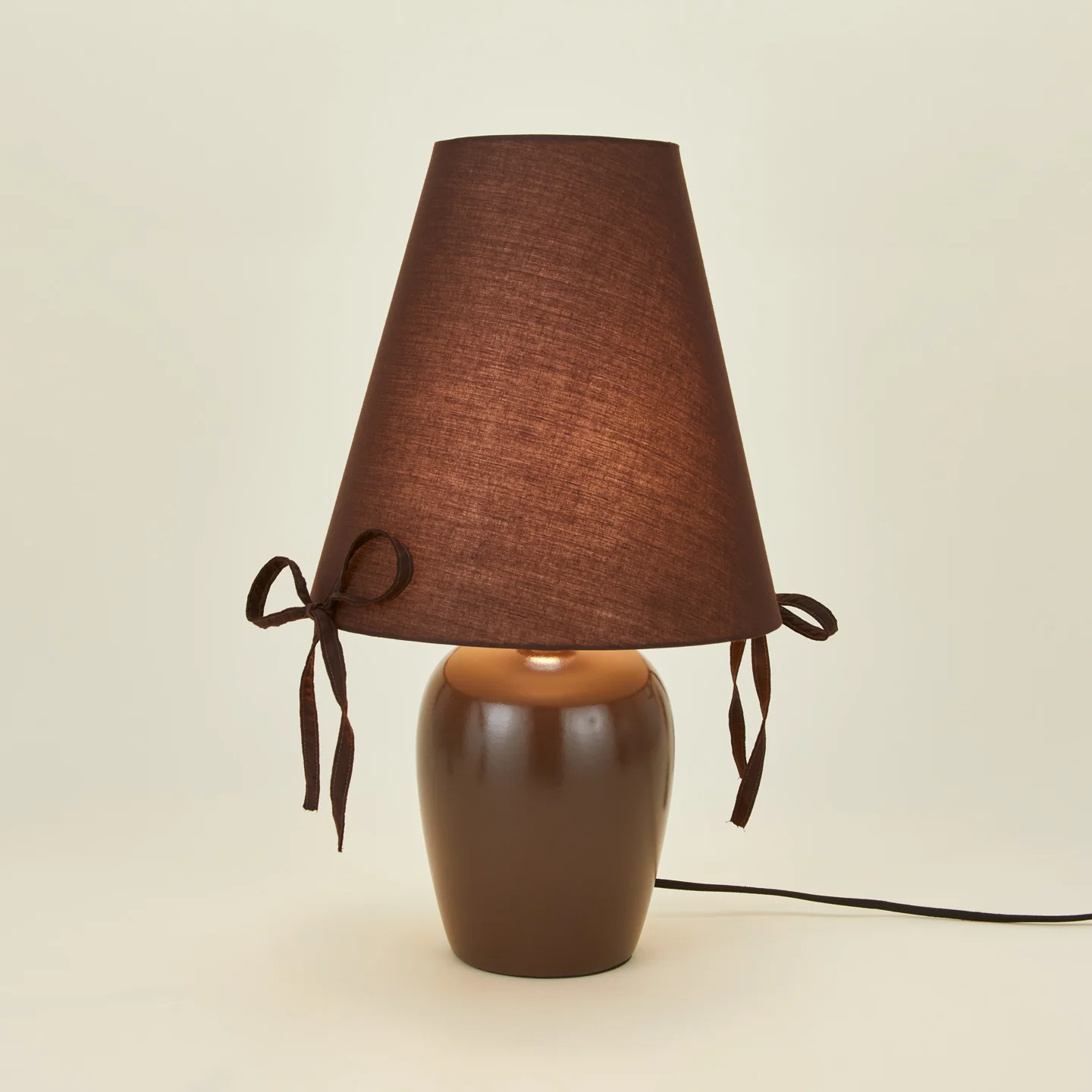 Burgundy Bows Table Lamp - Image 4