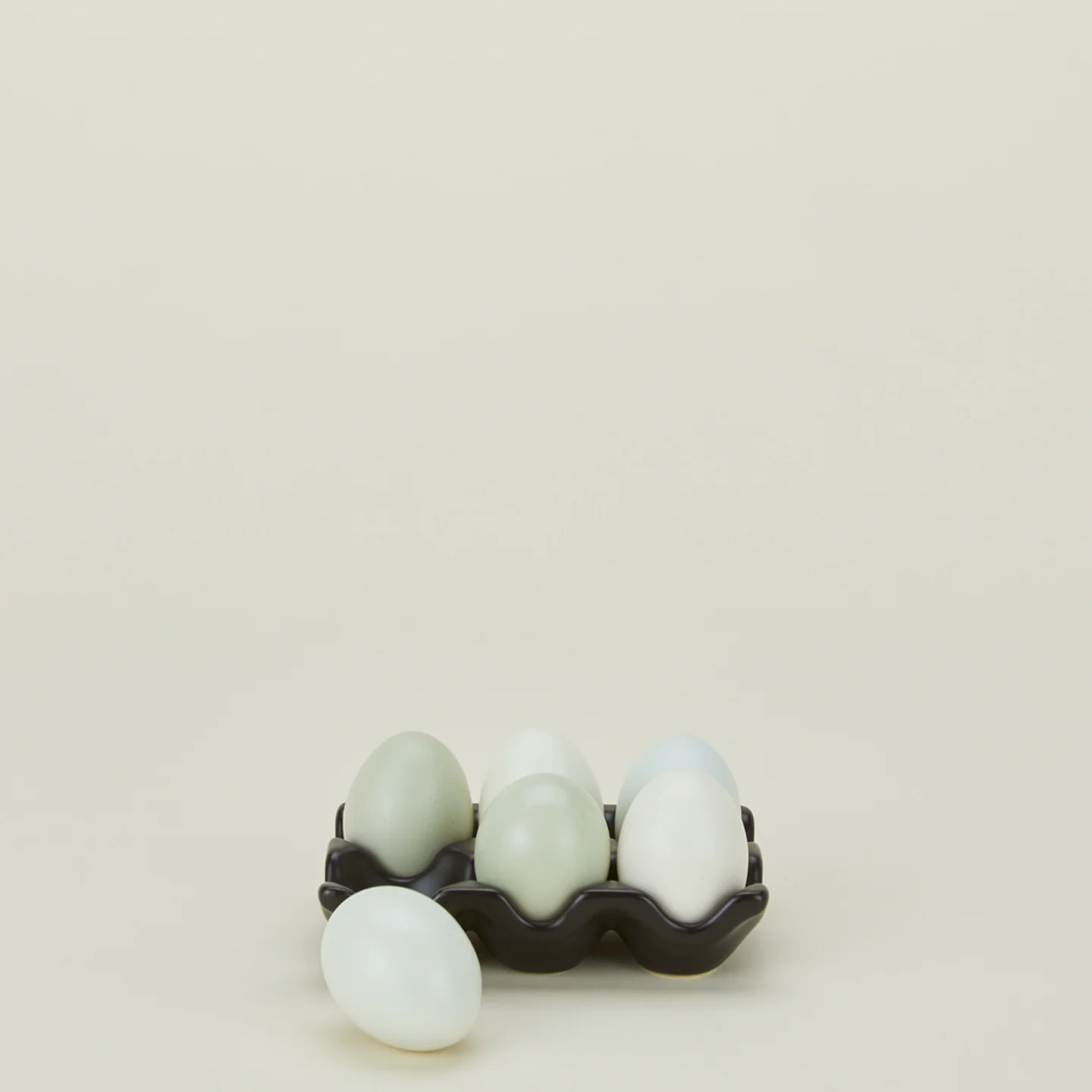 Ceramic Half Dozen Egg Holder - Black - Image 2