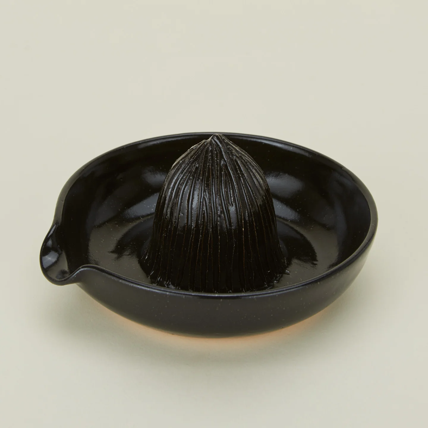 Citrus Juicer - Black - Image 3