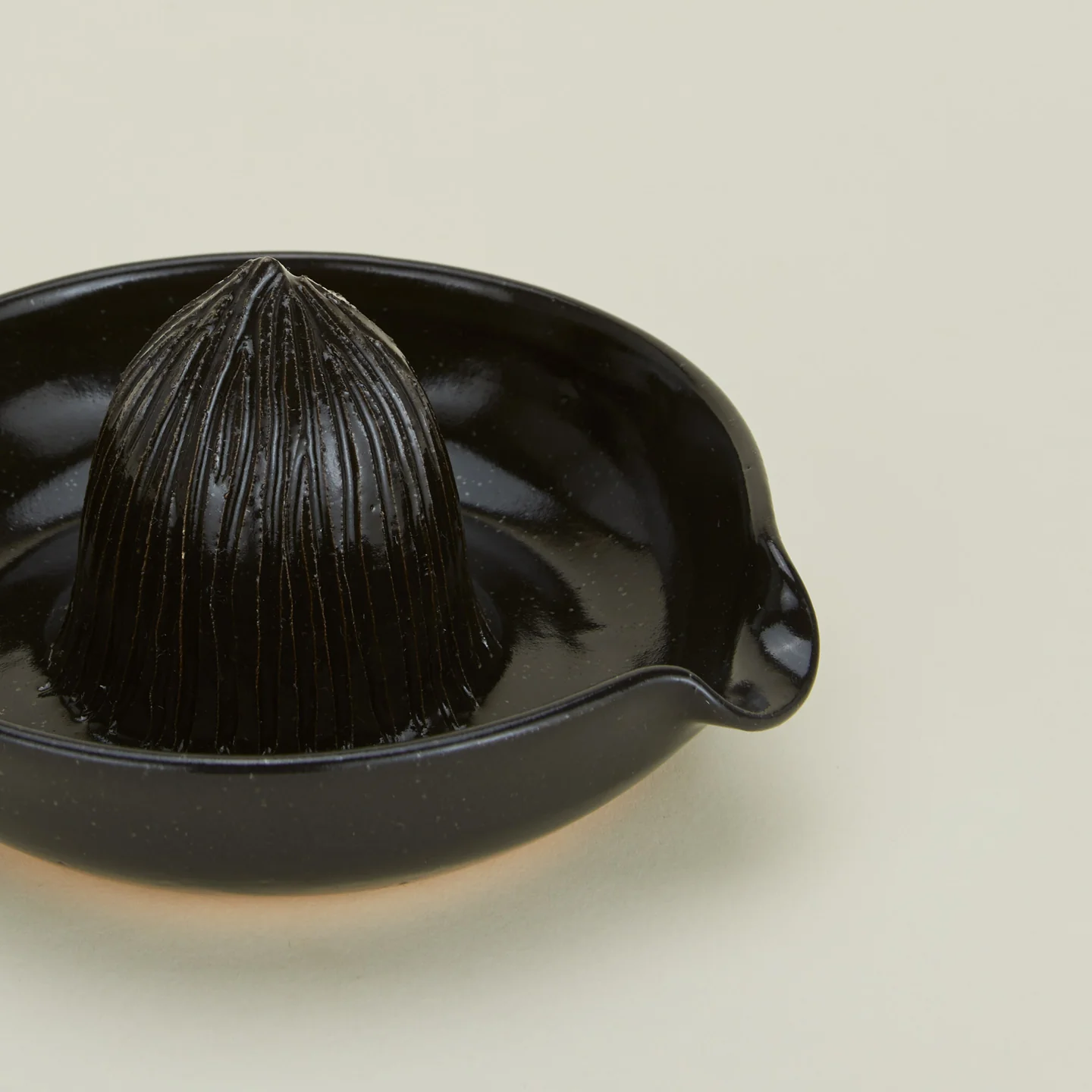 Citrus Juicer - Black - Image 4