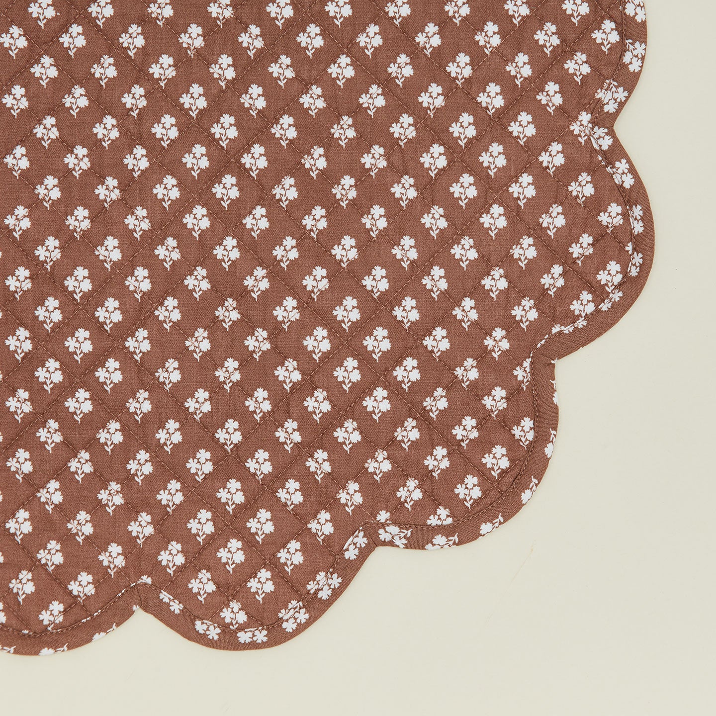 Constance Wavy Quilted Placemat - Image 5