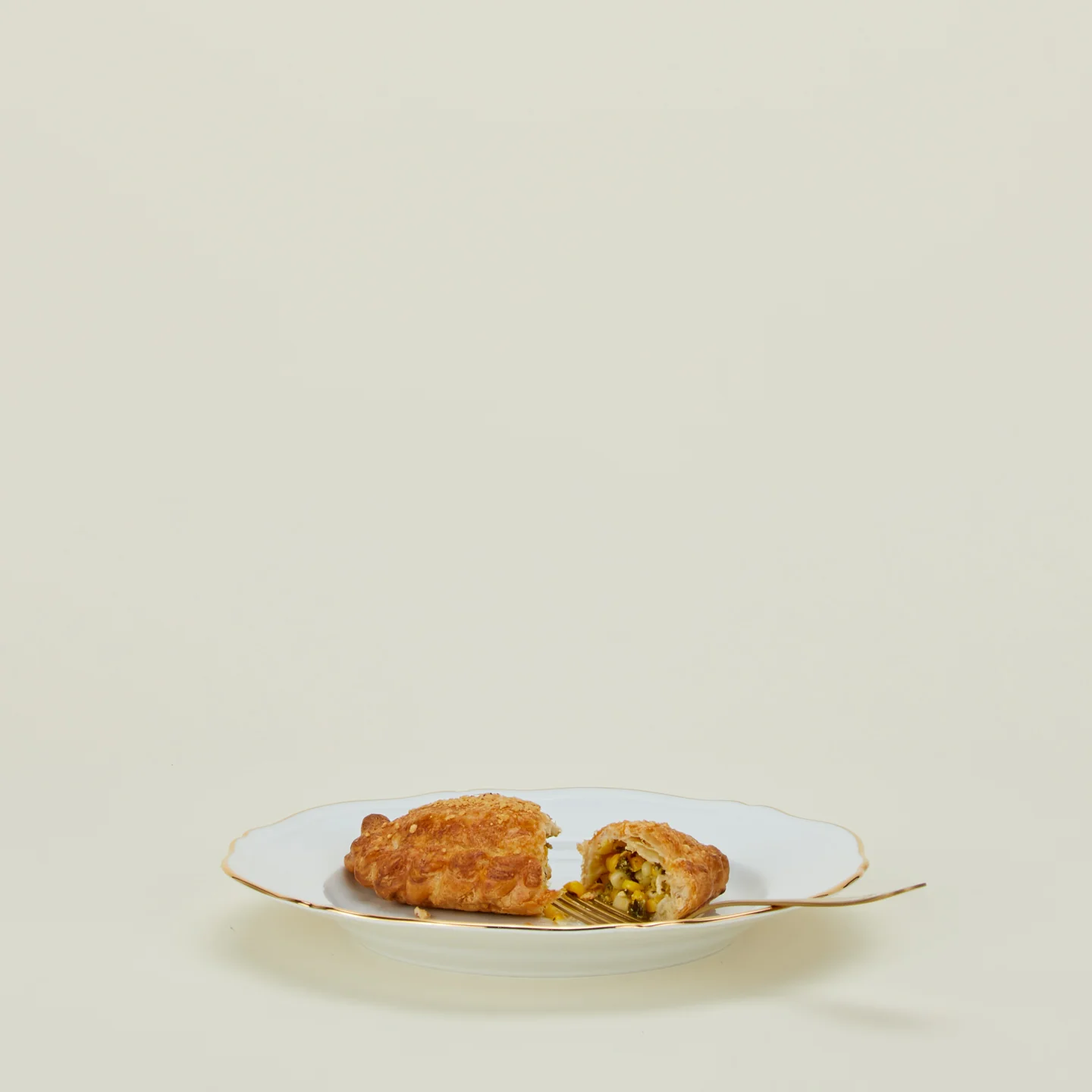 Corona Dinner Plate - Oro Brillante - Image 2