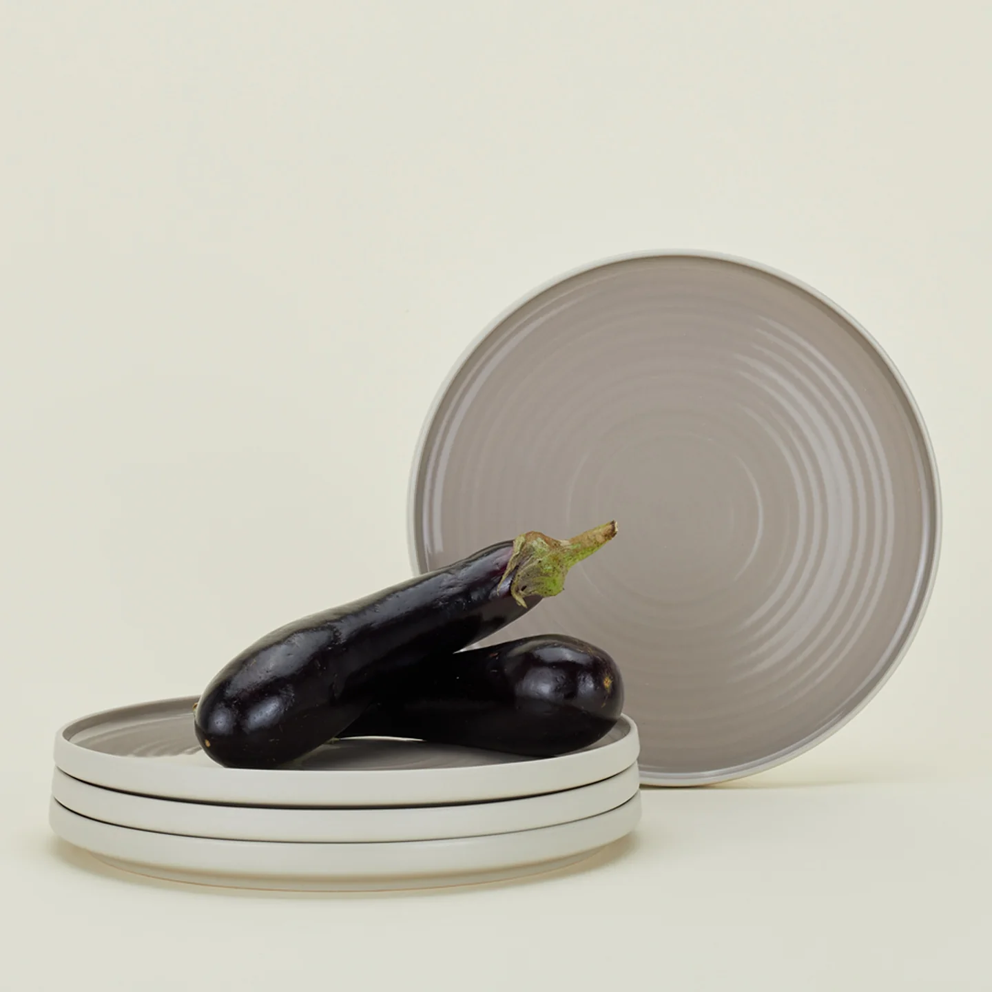 Essential Dinner Plate, Set of 4 - Light Grey - Image 2