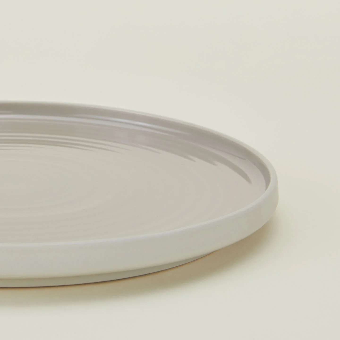 Essential Dinner Plate, Set of 4 - Light Grey - Image 3