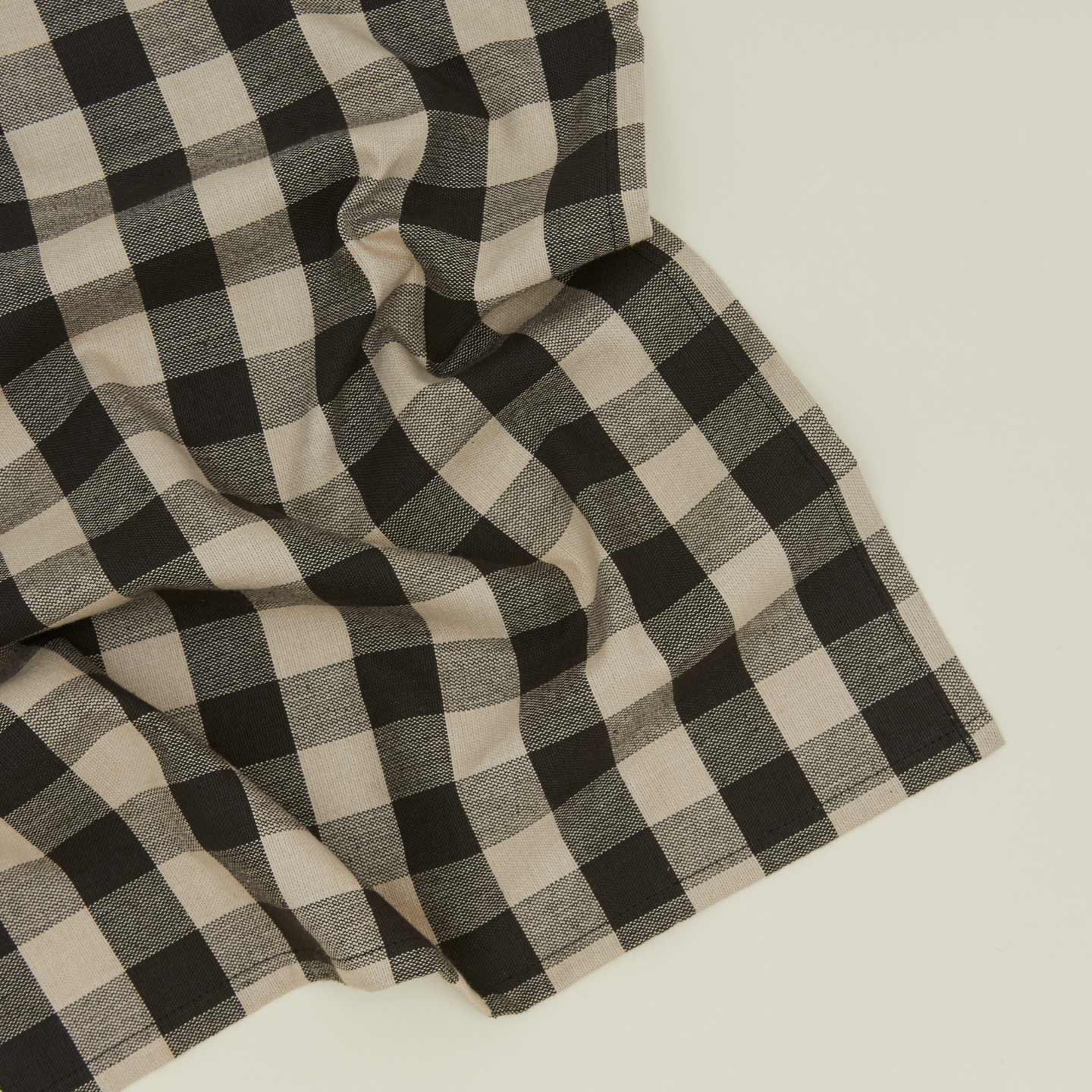 Essential Gingham Dinner Napkin, Set of 4 - Light Grey/Black - Image 3