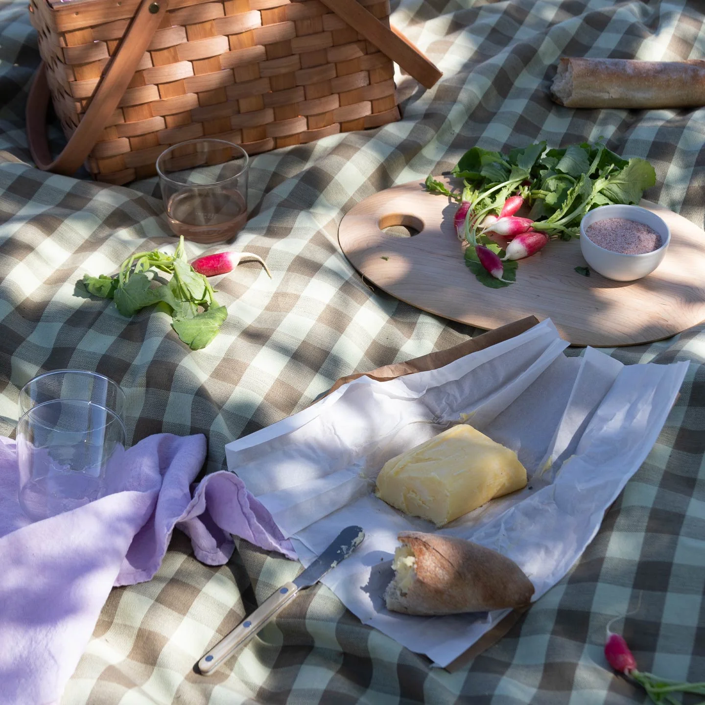 Essential Gingham Tablecloth - Sage/Olive - Image 6