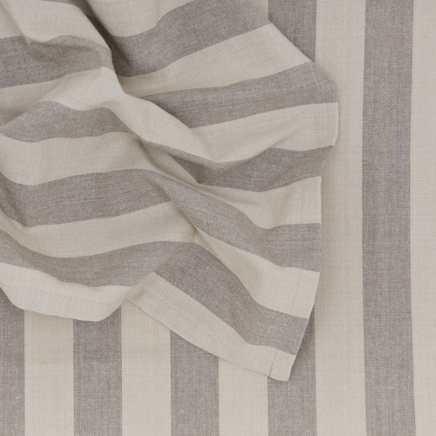 Essential Striped Dinner Napkin, Set of 4 - Light Grey/Dark Grey - Image 3