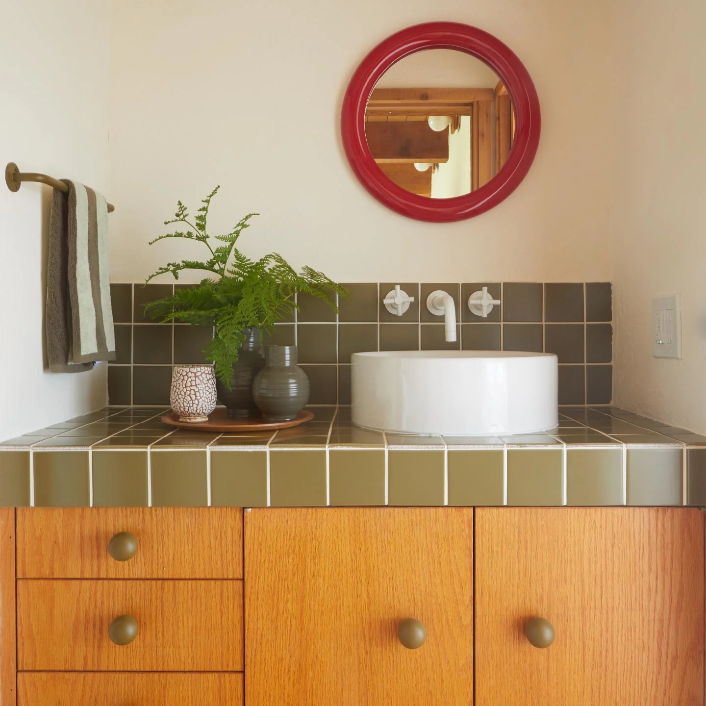 Essential Towel Bar - Olive - Image 9