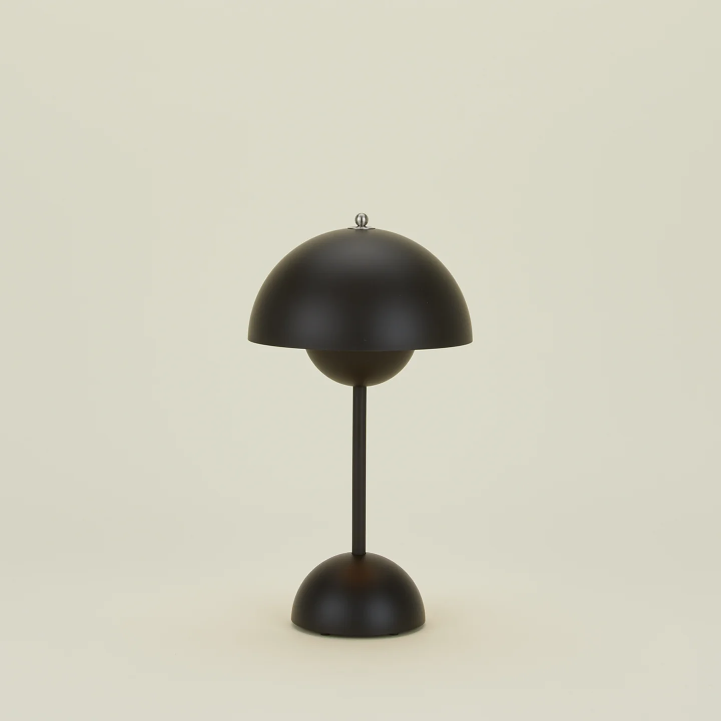 Flowerpot Portable Lamp - Matte Black - Image 3
