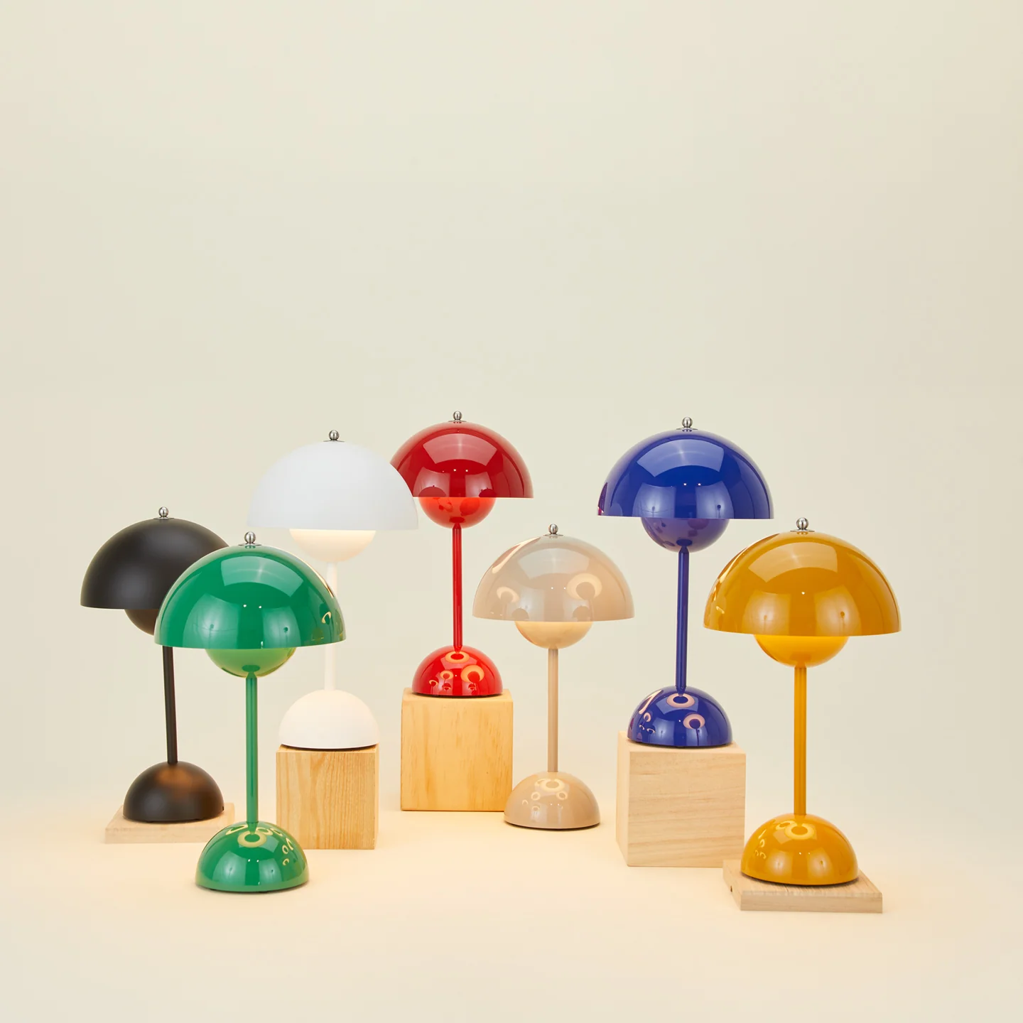 Flowerpot Portable Lamp - Matte Black - Image 4