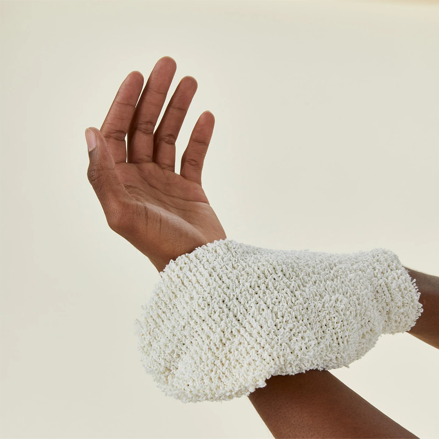 Hemp Fiber Body Exfoliating Scrubber Glove - Image 3