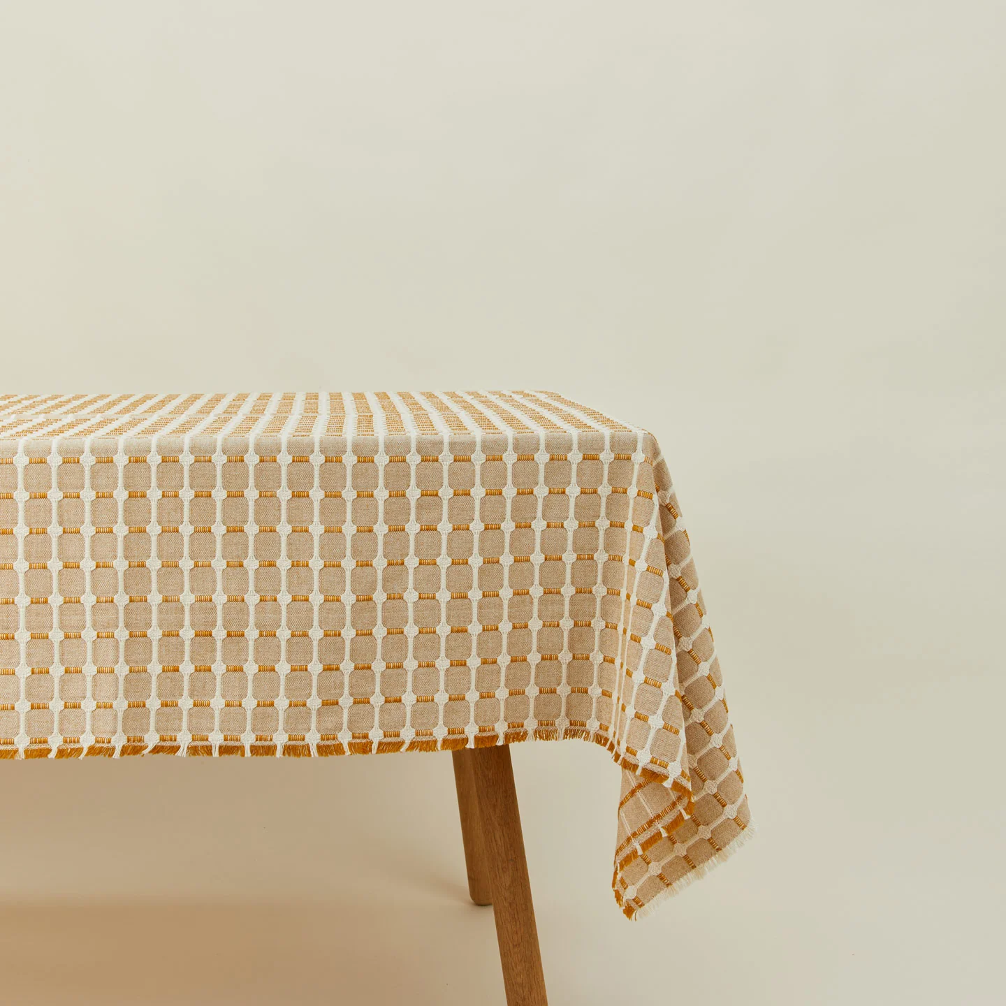 Hopsack Fringed Tablecloth - Honey