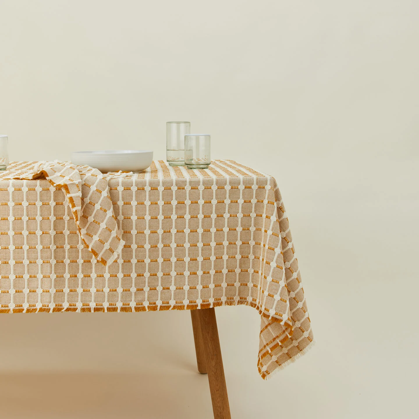 Hopsack Fringed Tablecloth - Honey - Image 2