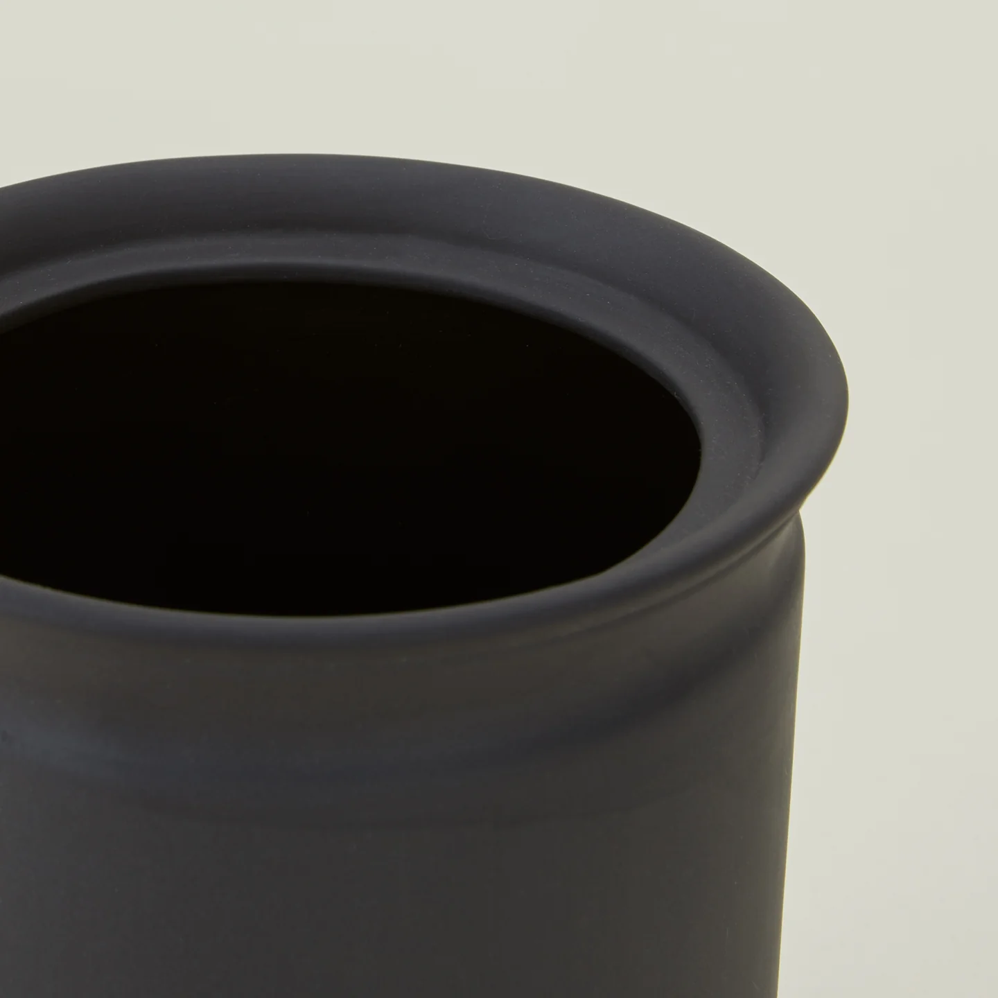 Larder Crock - Black - Image 3