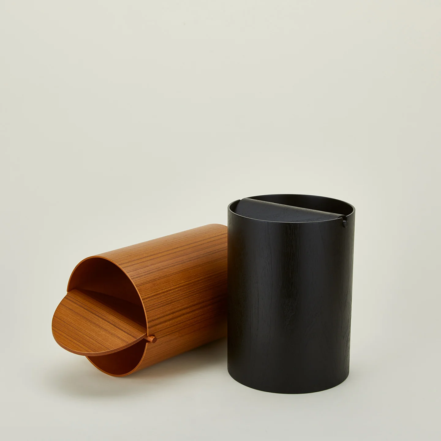 Lidded Wooden Wastebasket - Natural - Image 2