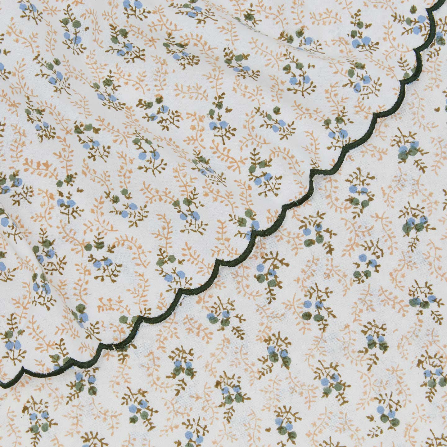 Little Flowers Round Tablecloth - Green - Image 3