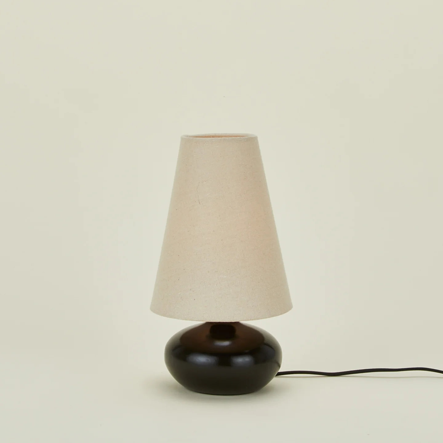 Olivia Linen Table Lamp - Image 2