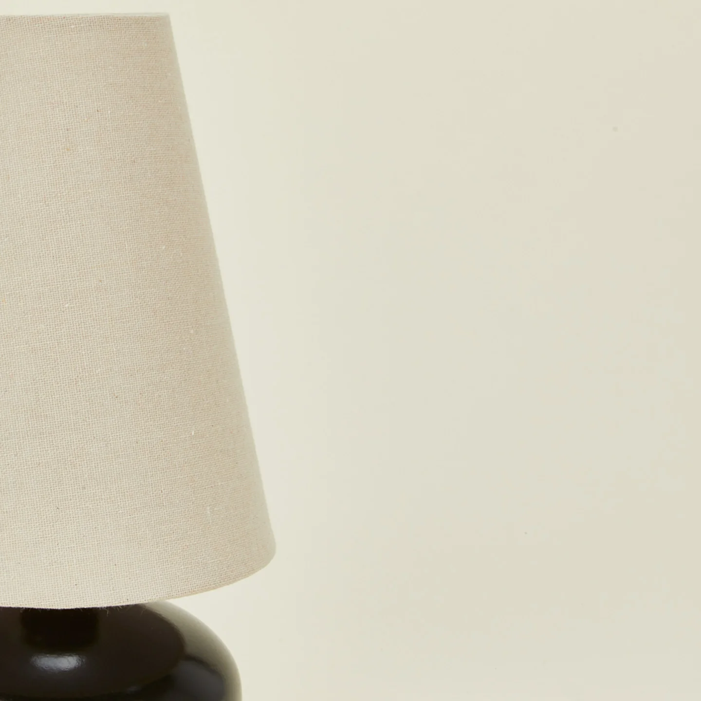 Olivia Linen Table Lamp - Image 5