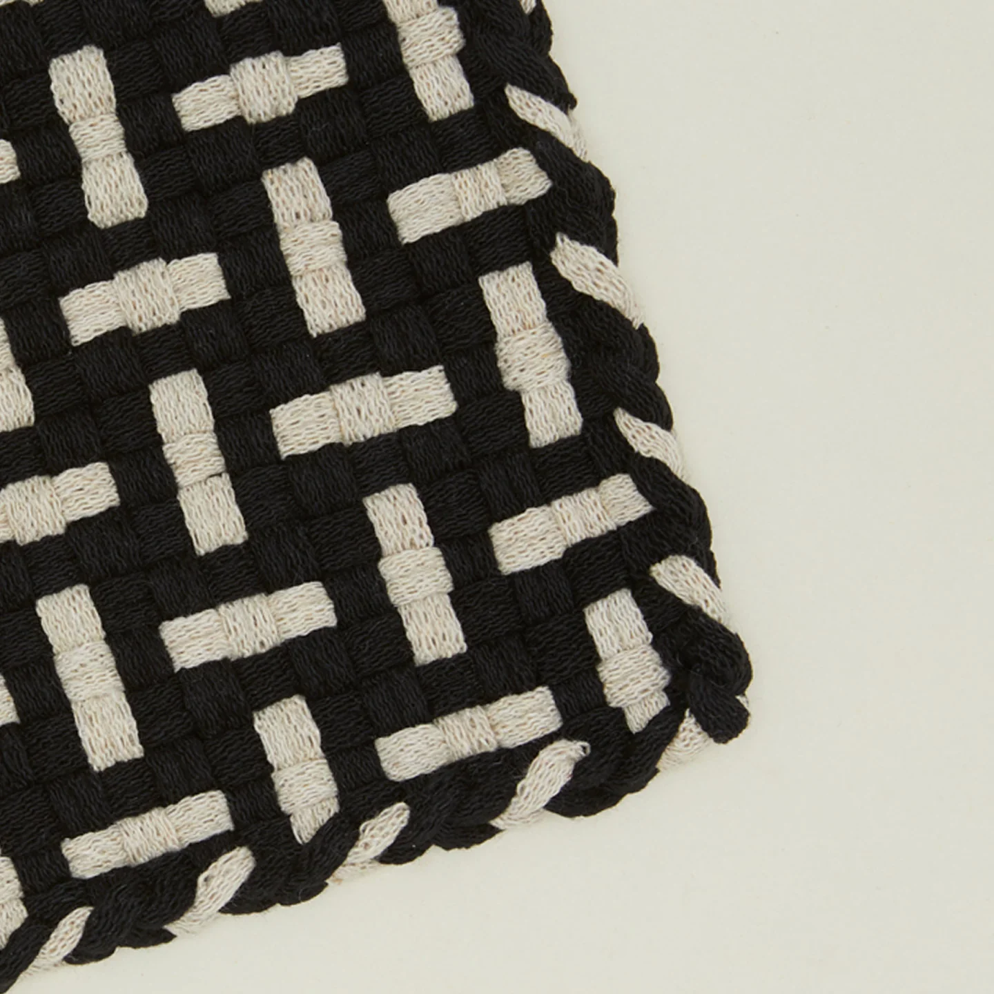Parquet Handwoven Pot Holder - Black/Flax - Image 4