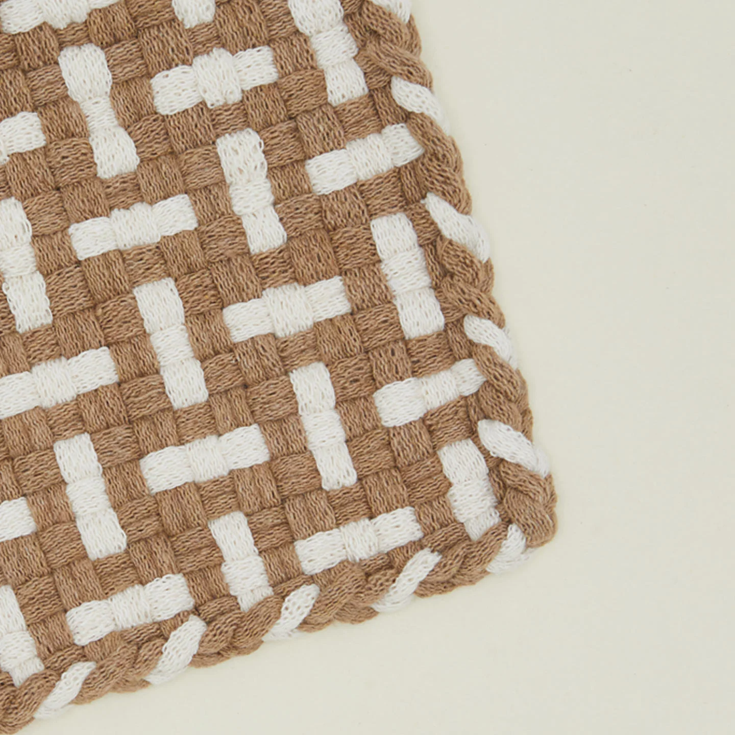Parquet Handwoven Pot Holder - Flax/White - Image 4