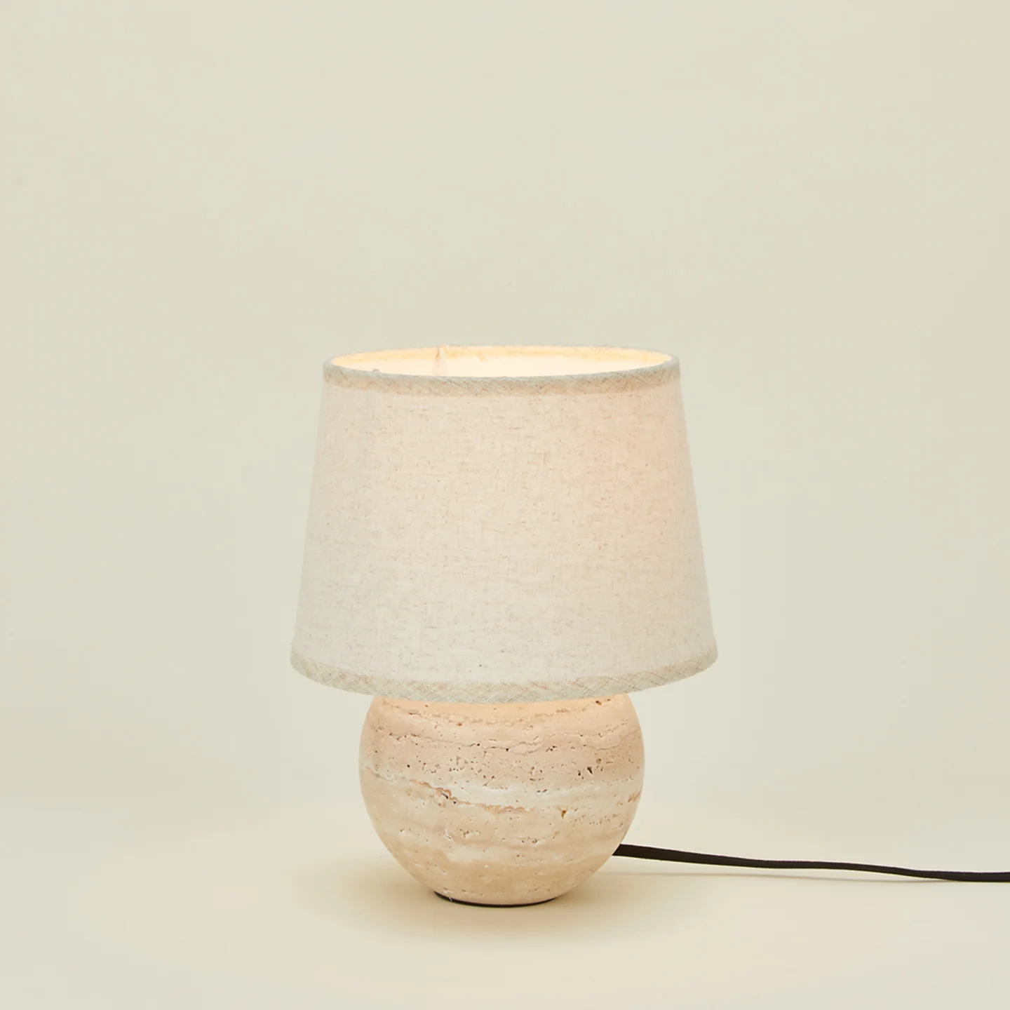Round Silee Travertine Lamp - Image 3