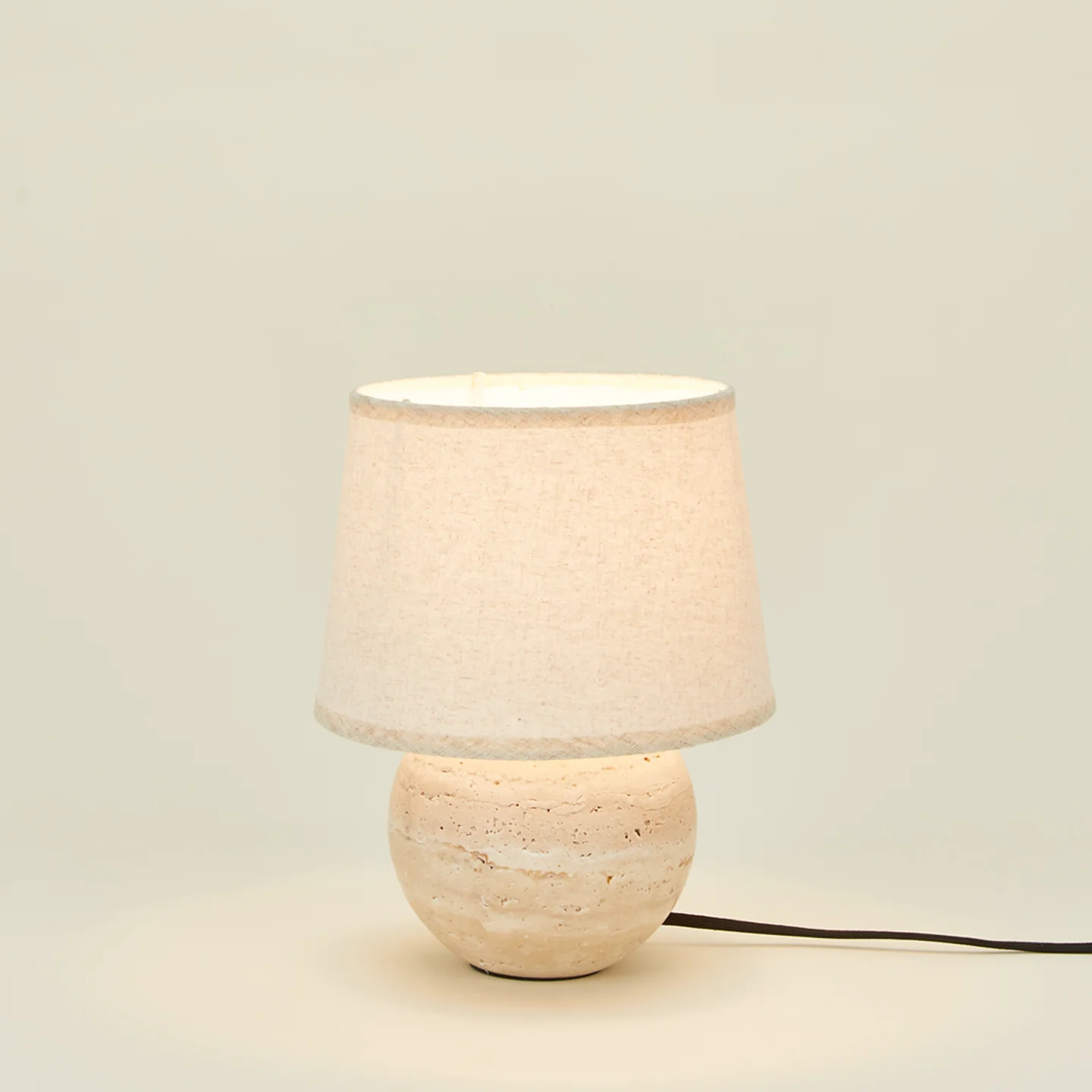 Round Silee Travertine Lamp - Image 4