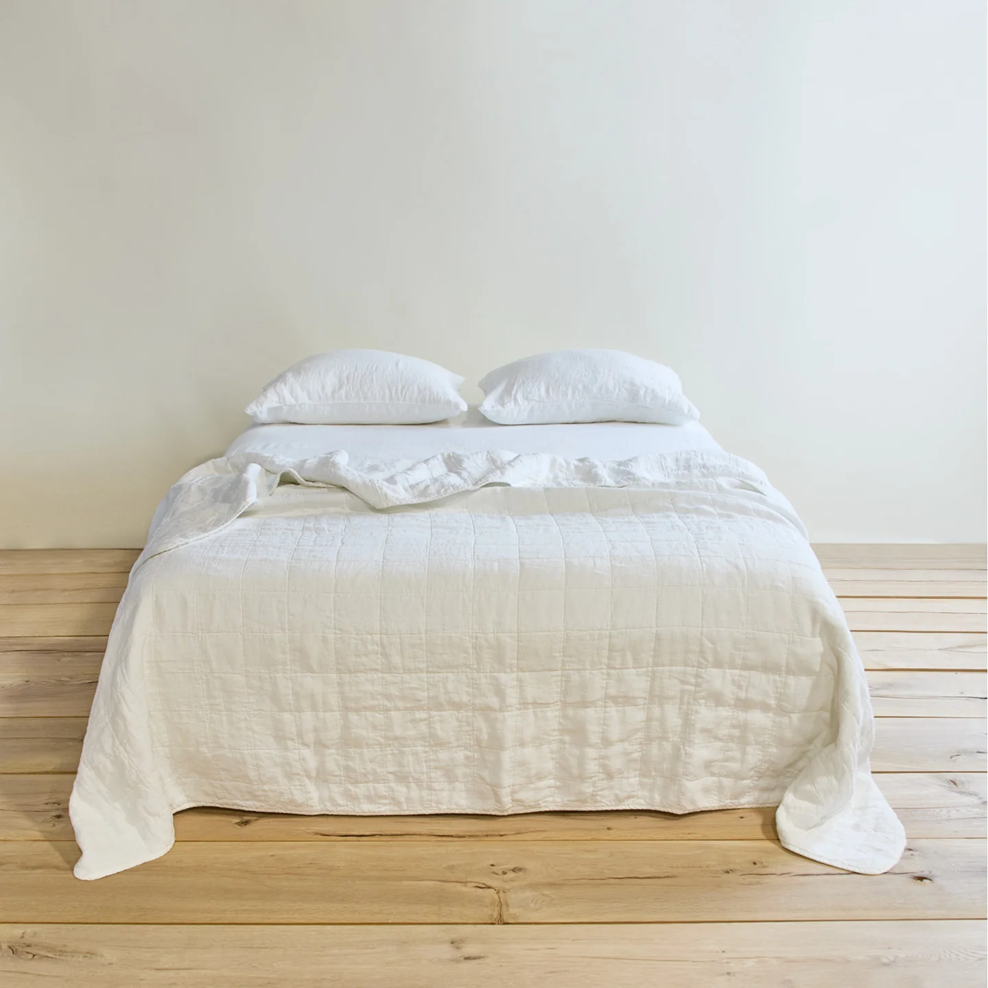 Simple Linen Quilt - White - Image 2
