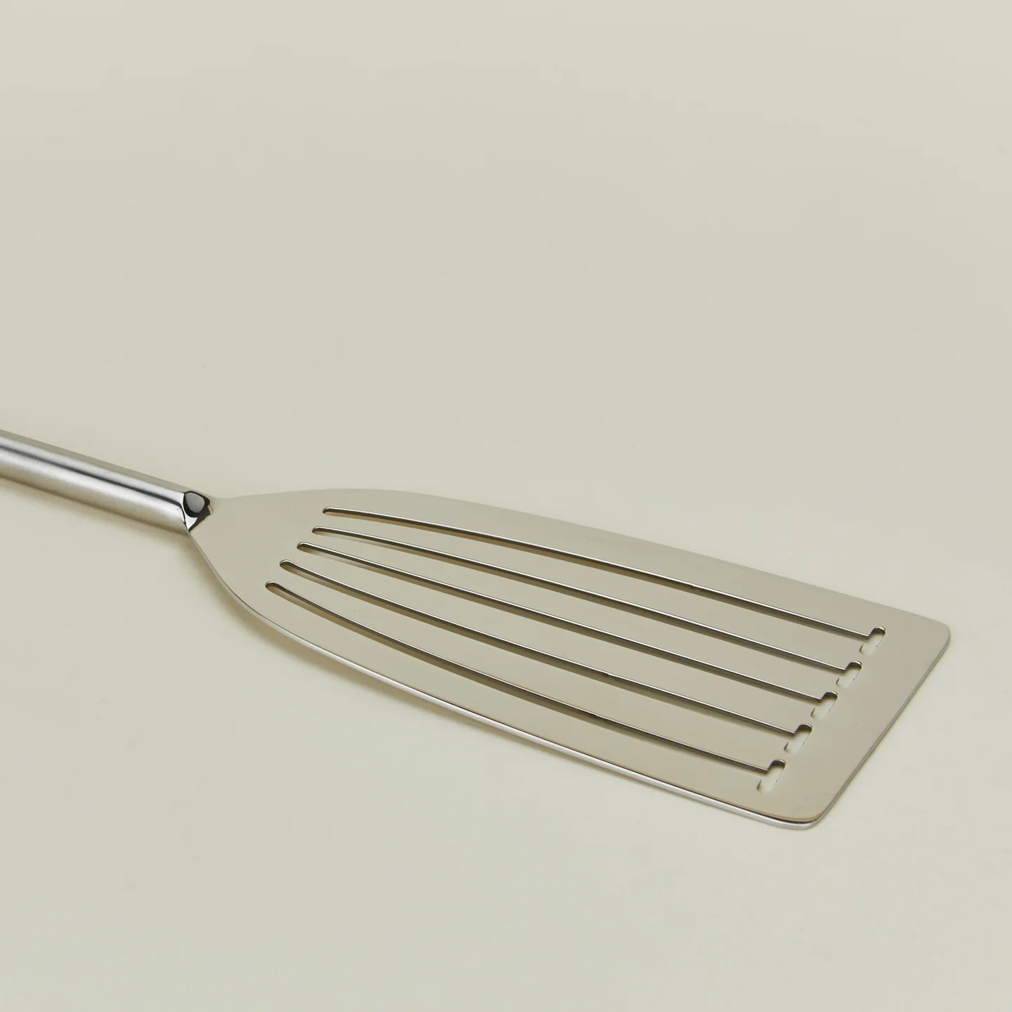 Simple Metal Fish Spatula - Silver - Image 4