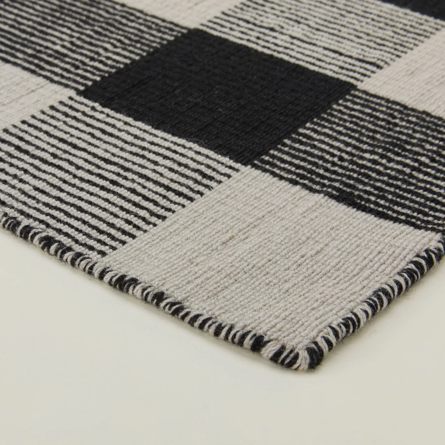 Simple Plaid Runner - Light Grey/Black - Image 2