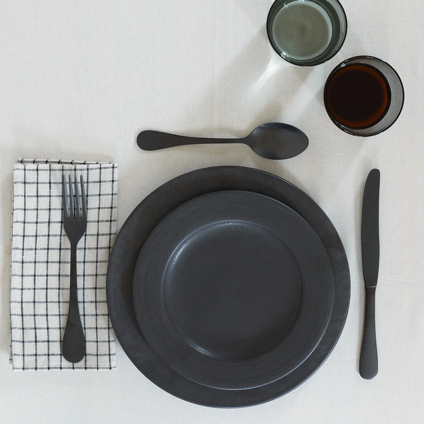 Stoneware Dinnerware, 3 Piece Set - Black - Image 3